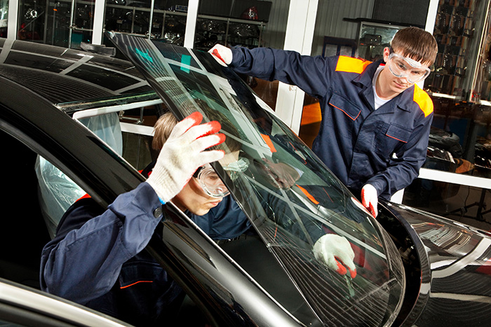 Auto Glass Repair Or Replacement: Which Should You Choose?